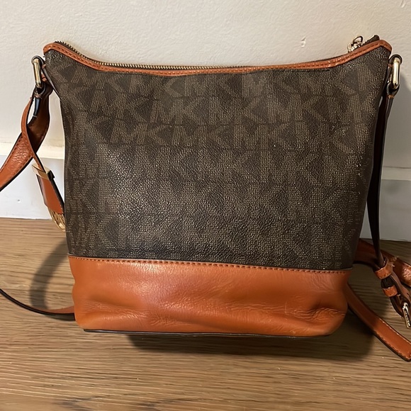 Michael Kors brown MK logo crossbody purse - Picture 2 of 9